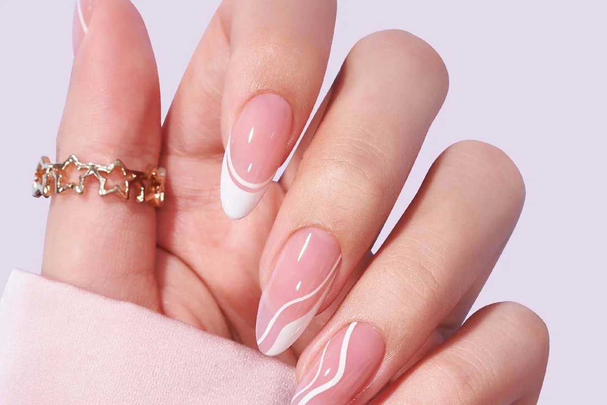 Nageldesign 2026 — 12 trender du fixar med press-on naglar från XNails