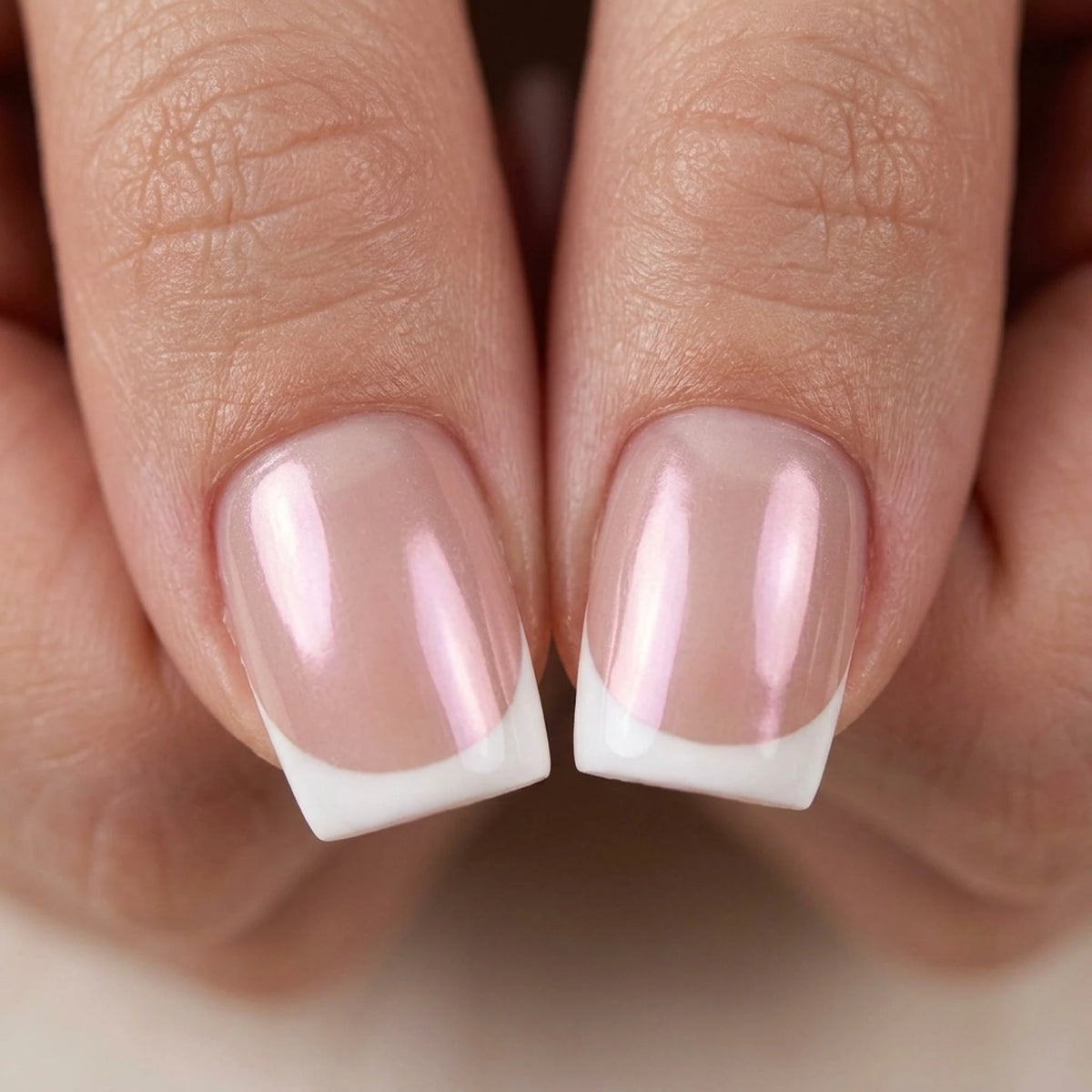 Classic Chrome press-on negle i firkantet form, hvid fransk spids med nude-rosa perl-chrome