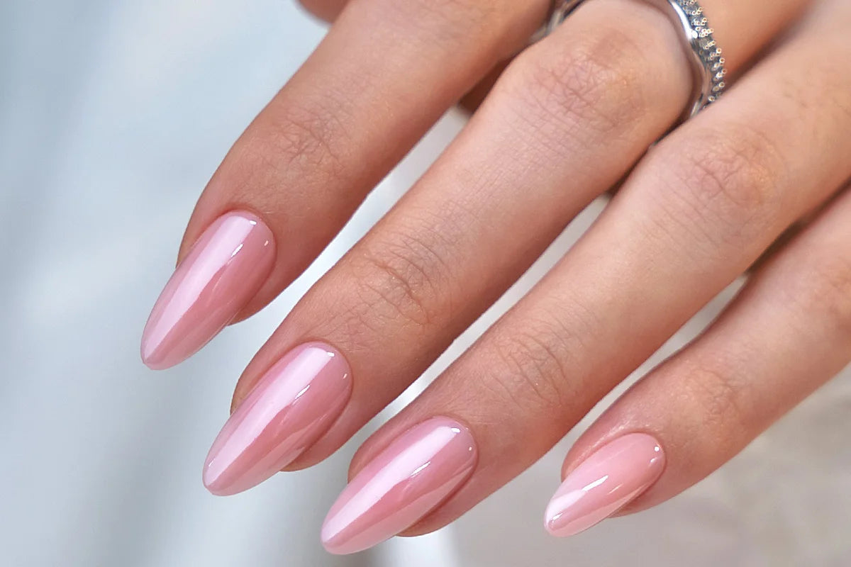 Gelénaglar som känns naturliga – böjbara och fjäderlätta press-on från XNails