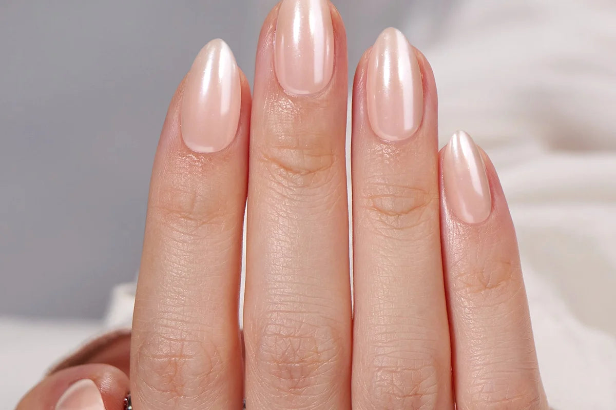 Press-on naglar med hållbar nageldesign