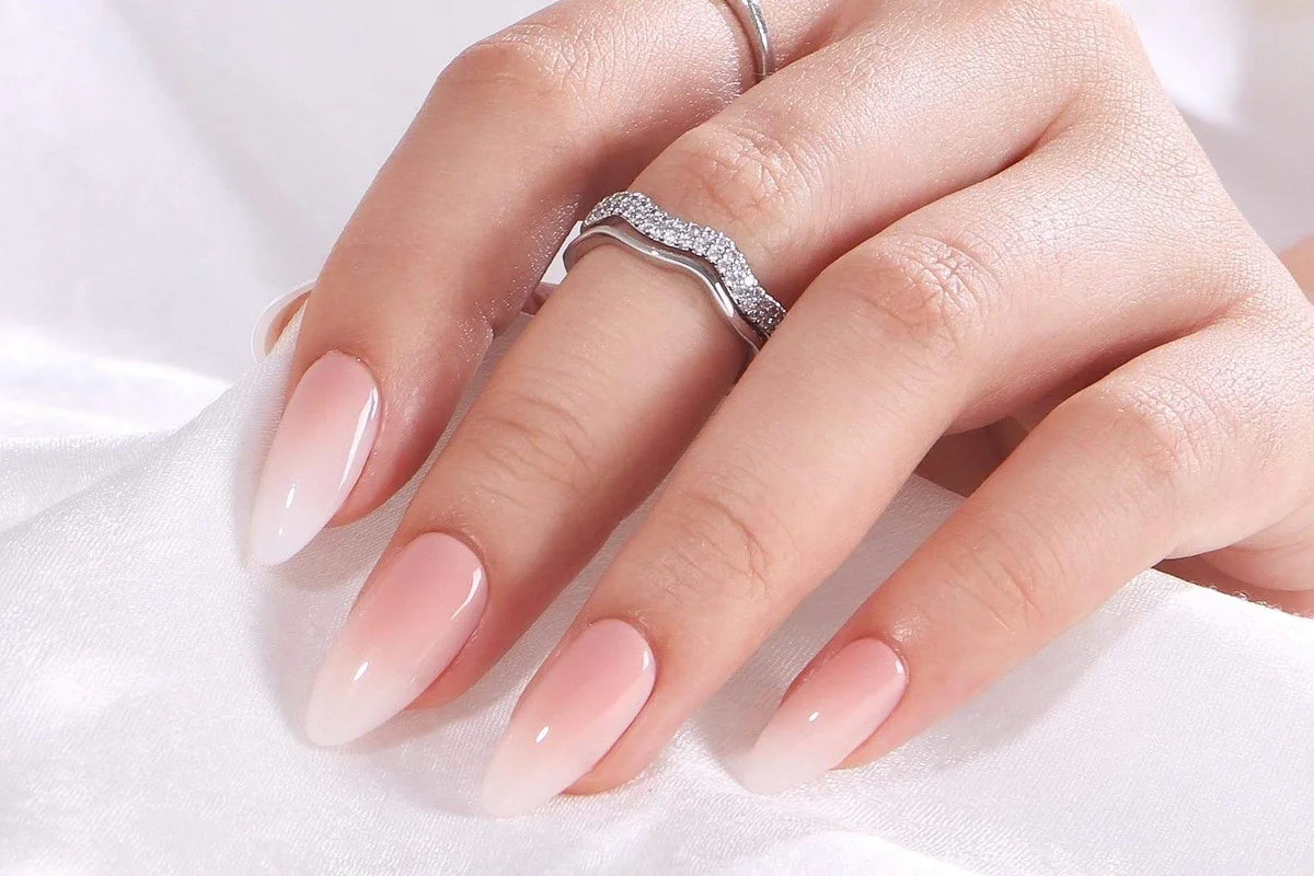 Professionell manikyr hemma – komplett guide med XNails press-on naglar