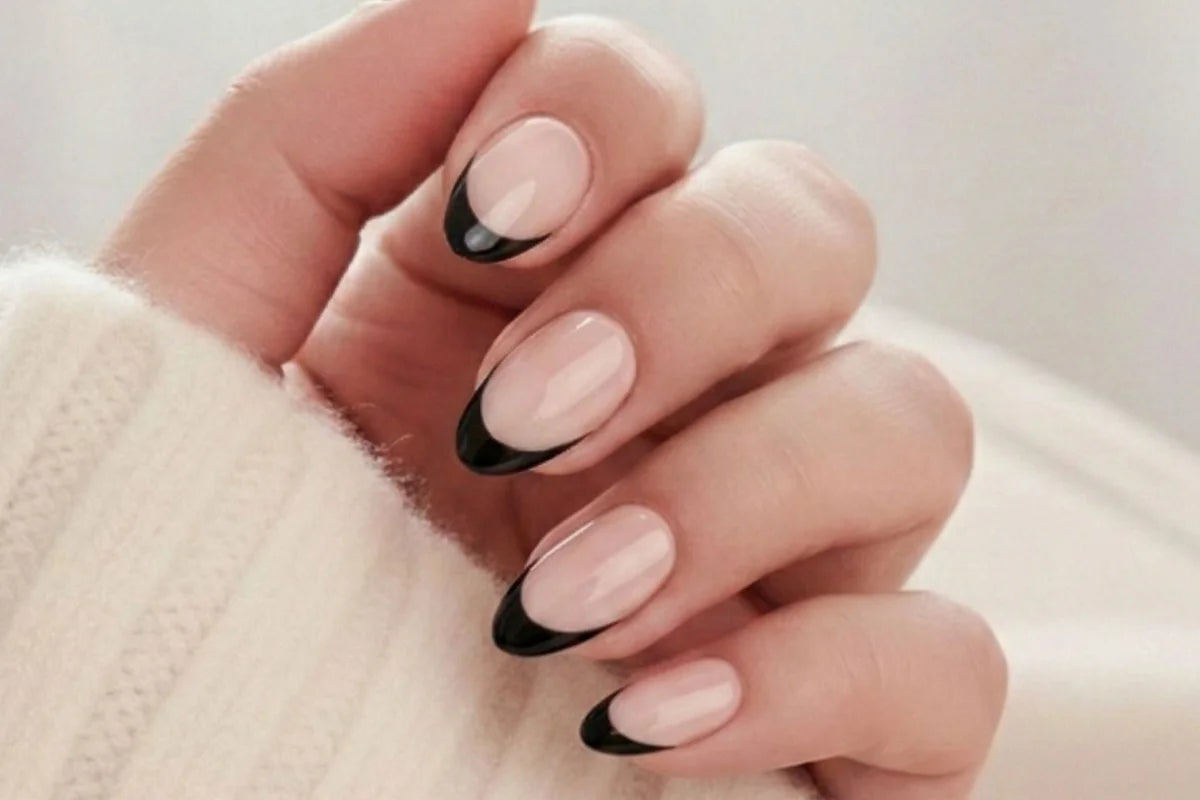 Form på naglar – guide till almond, square och fler press-on former, XNails