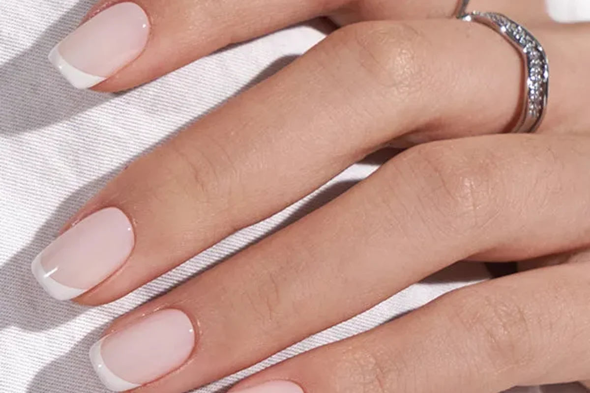 Snygg nageldesign med press-on naglar