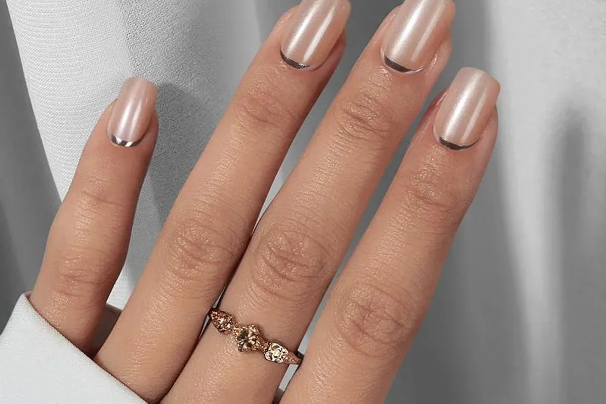 Eleganta naglar med stilren design