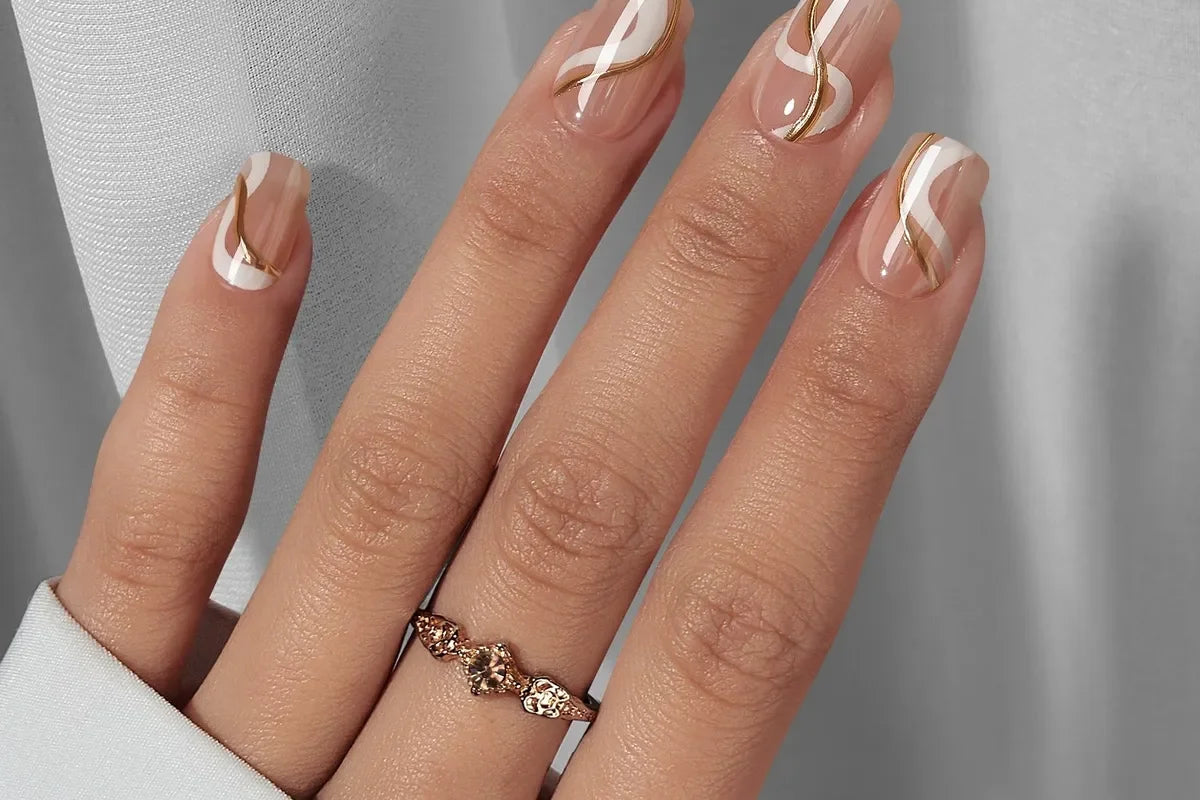 Naglar i trendig design från XNails.se
