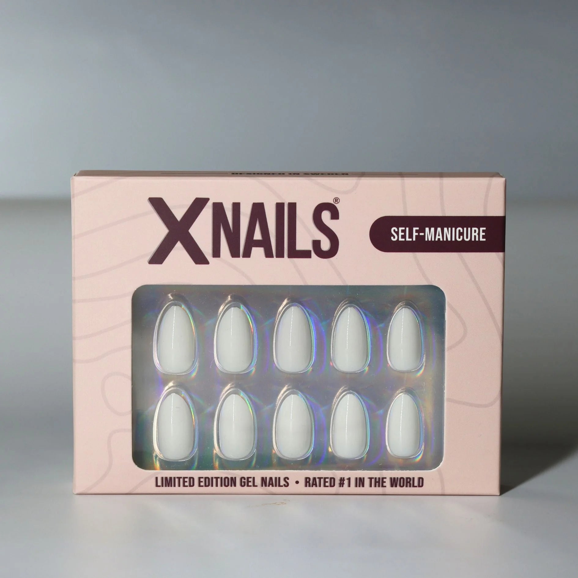 Satin Snow XNails æske, limited edition gelenegle i cremehvid mandelform