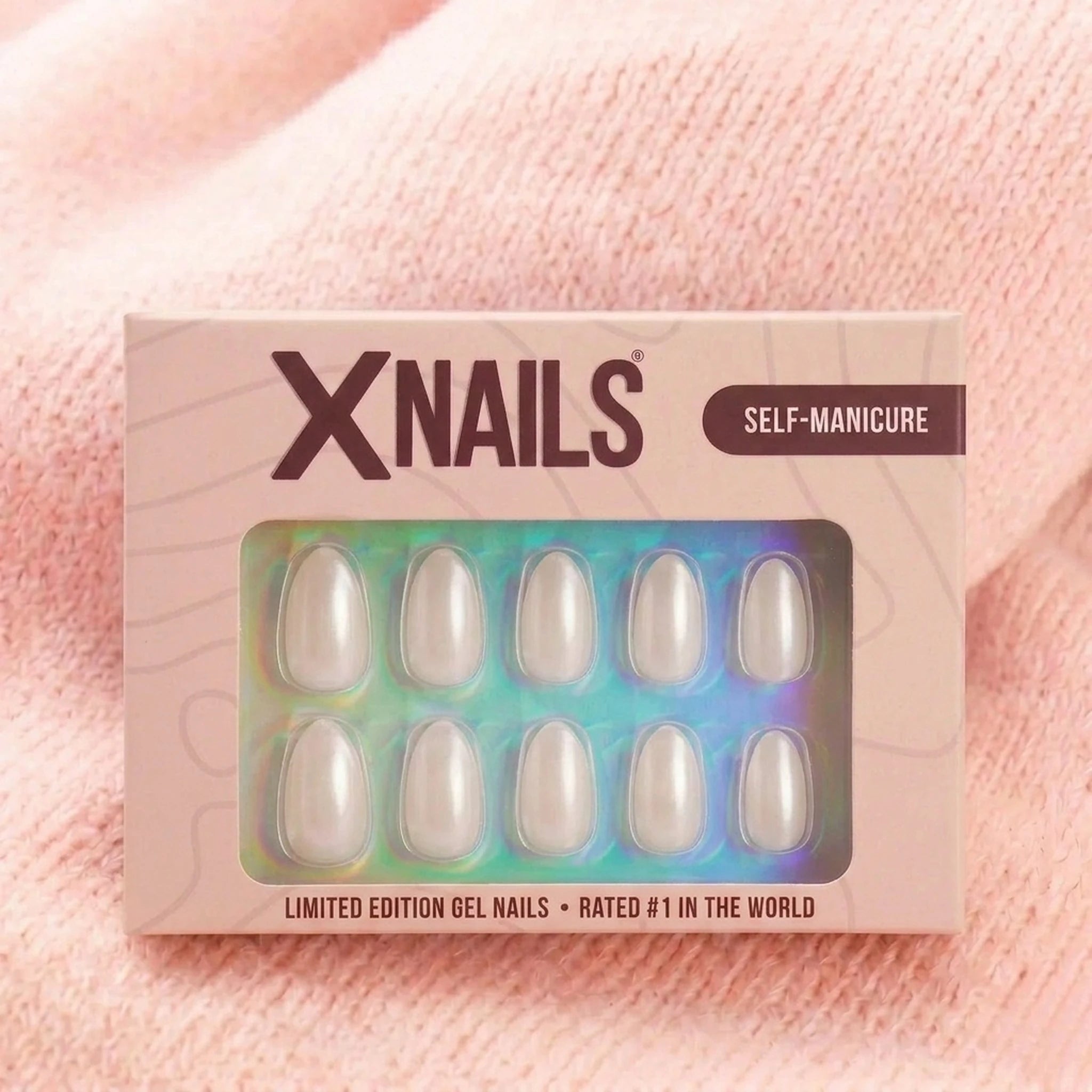 Satin Snow Press-on-Nägel in XNails Self-Manicure-Box