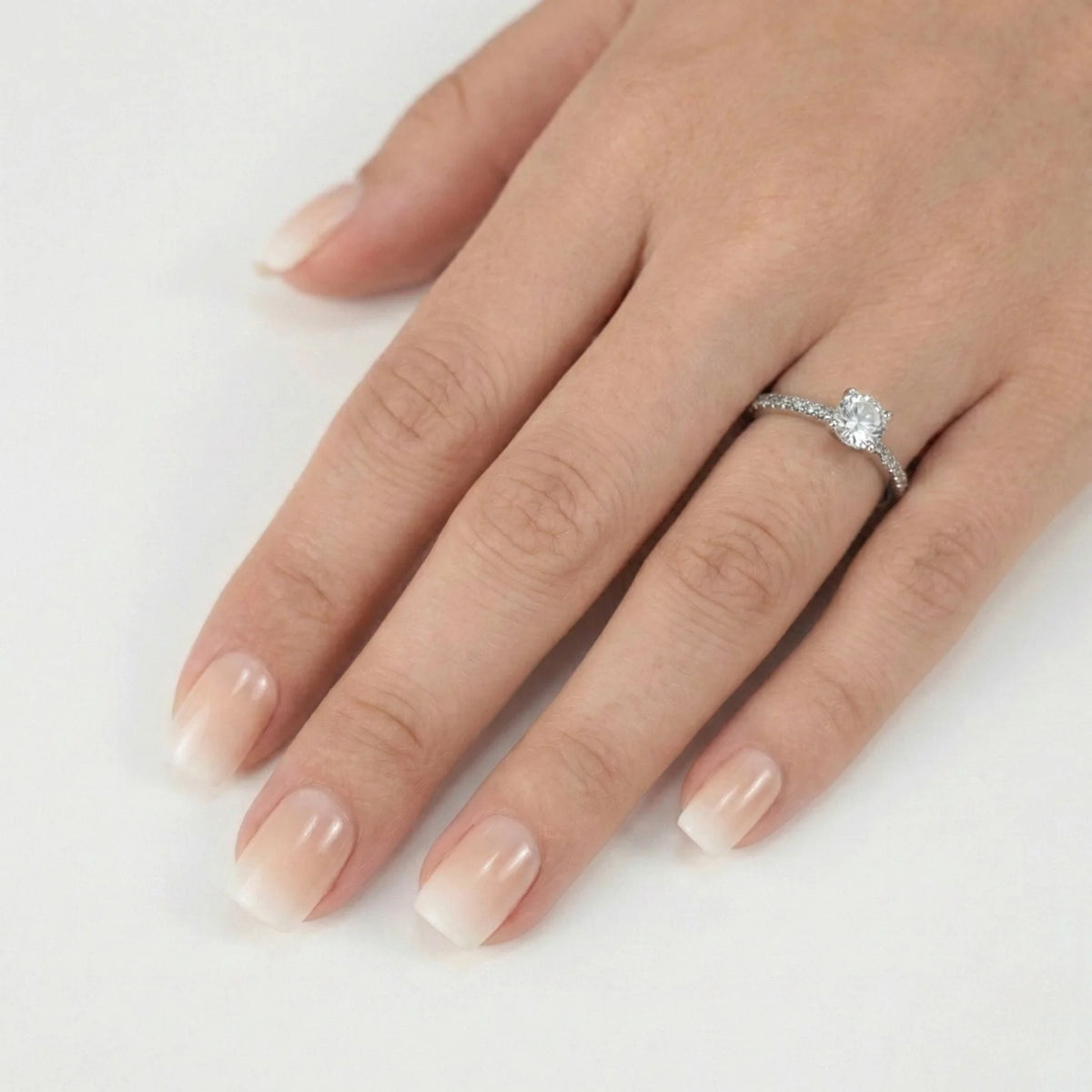 Dreamy Dip Square künstliche Nägel, nuderosa Ombré mit Silberring und Solitärdiamant